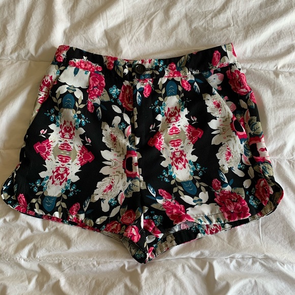 Pants - 🛍High-Waisted Floral Shorts